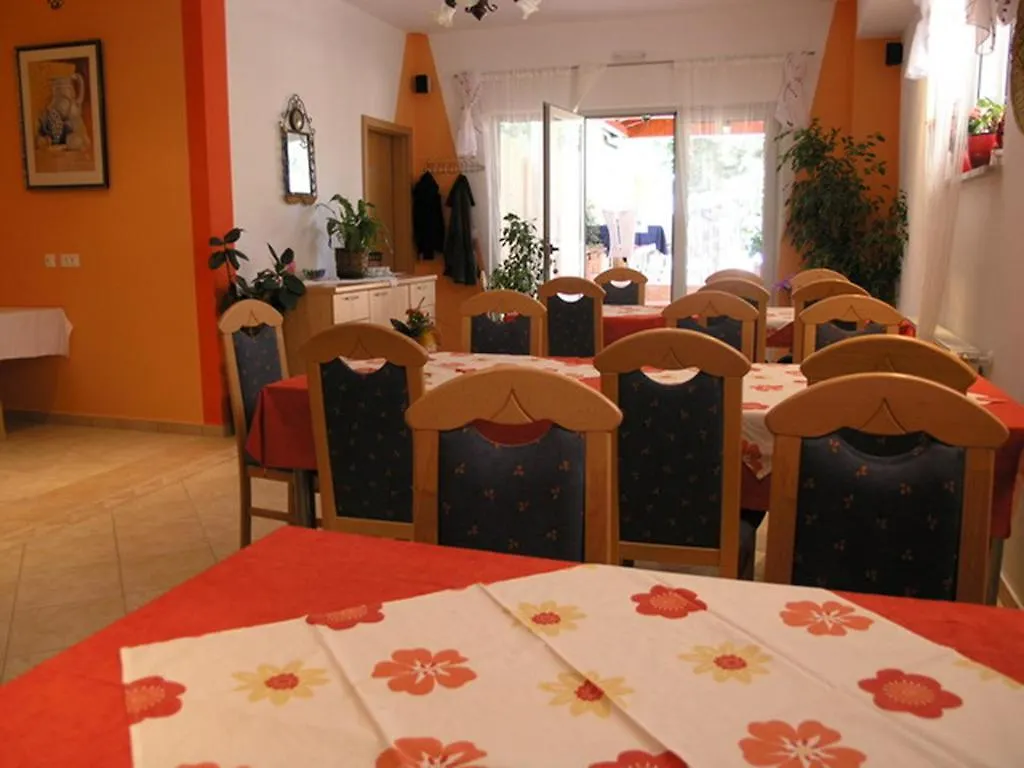 Apartments Anita Pula Guest house